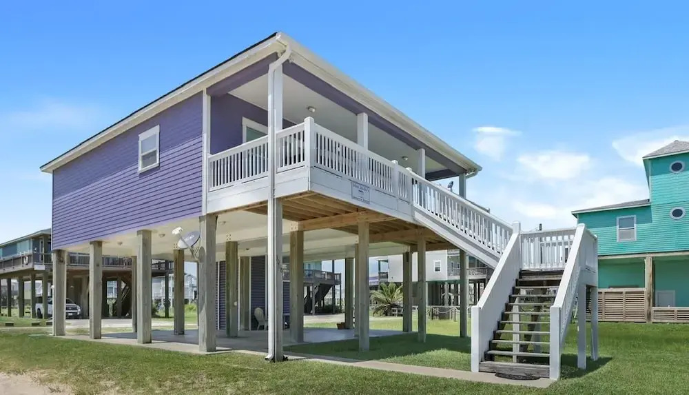 Miss Molly's 2 Bedroom Home by RedAwning