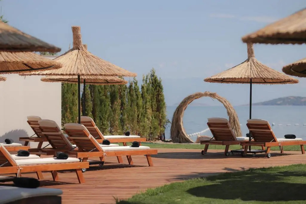 Anda Beach Bistro & Rooms