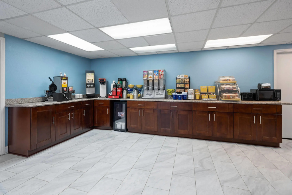 Days Inn by Wyndham Alma