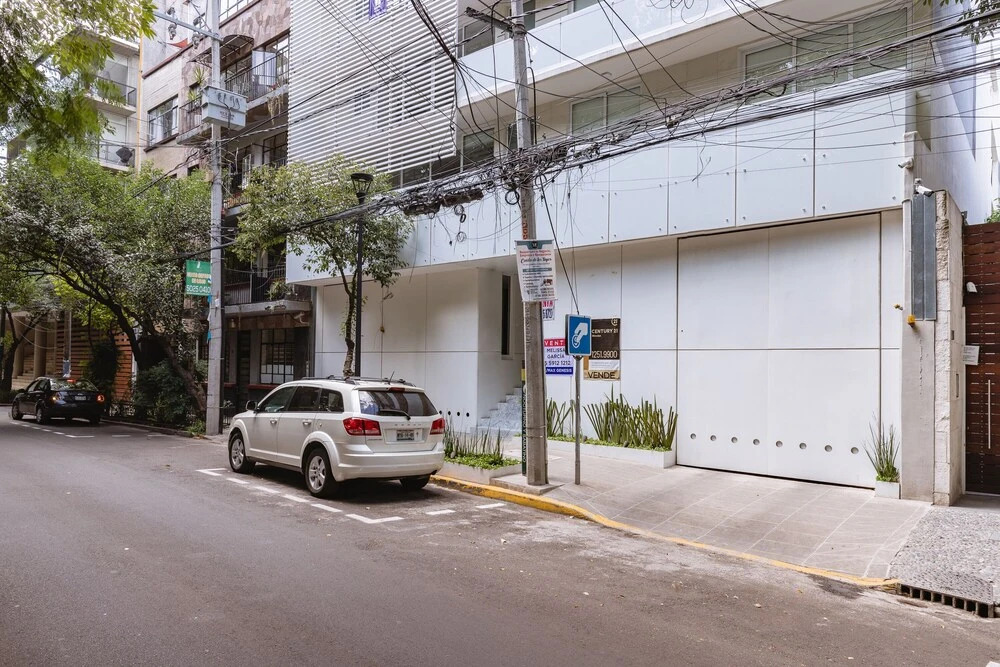2BR Condesa Apt Just Steps From Parque Mexico