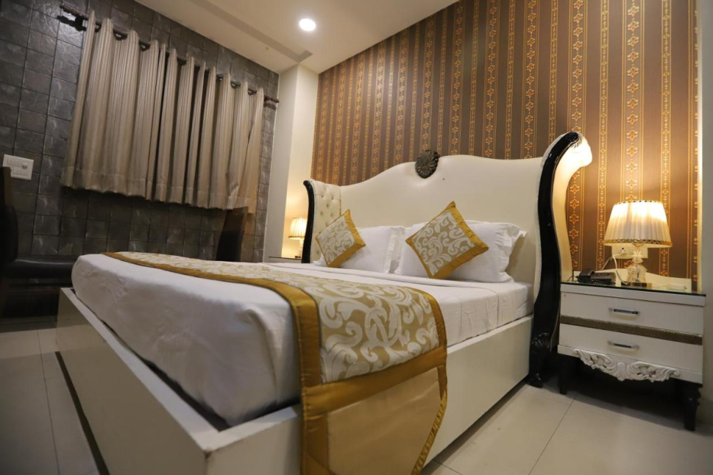 Hotel Vivah Residency Couple Friendly Pashim Vihar