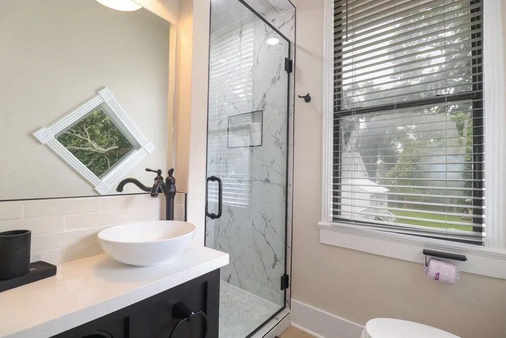 Aerie Loft: Cozy 1-bedroom Retreat in Biloxi, Perfect for Couples!
