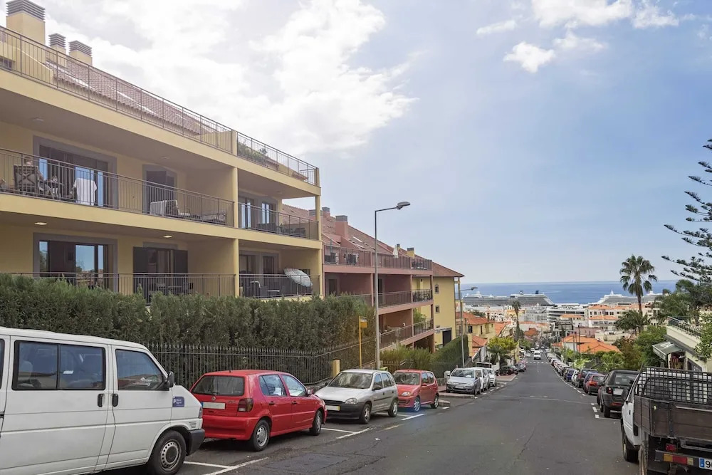 Comboio I, Comfort in the Centre of Funchal