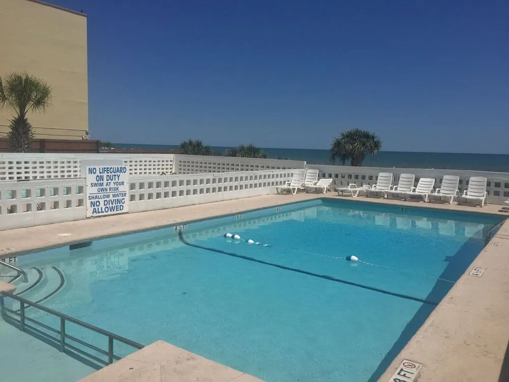 Oceanfront Twilight Surf Hotel