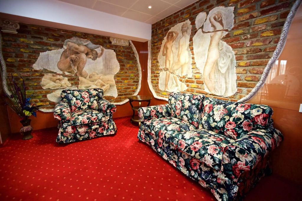 Grand Pier Hotel Old Town