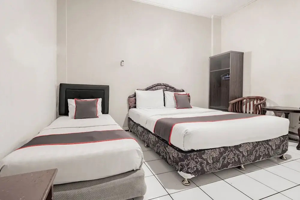 Collection O Hotel Sanira