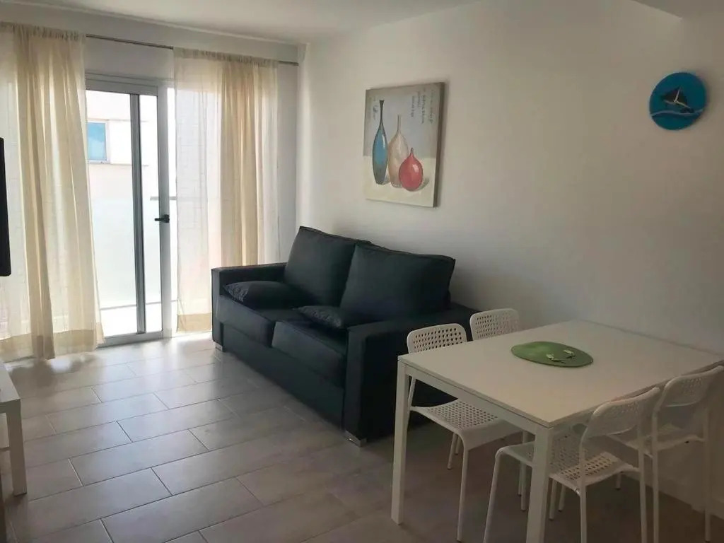 COOL Apartment NEAR Beach Pool & AC 1