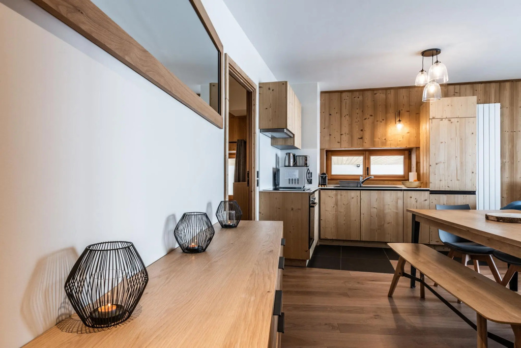 SORBUS - Contemporary Apartment in Luxury Residence