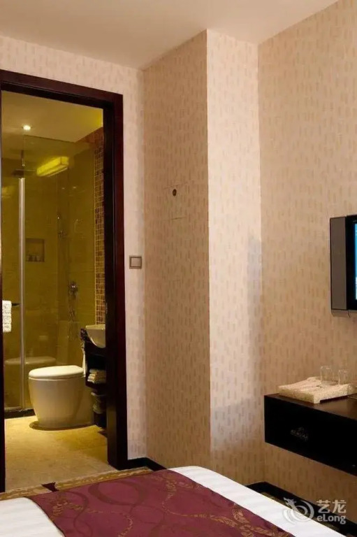Shenzhen Douhui Fashion Hotel