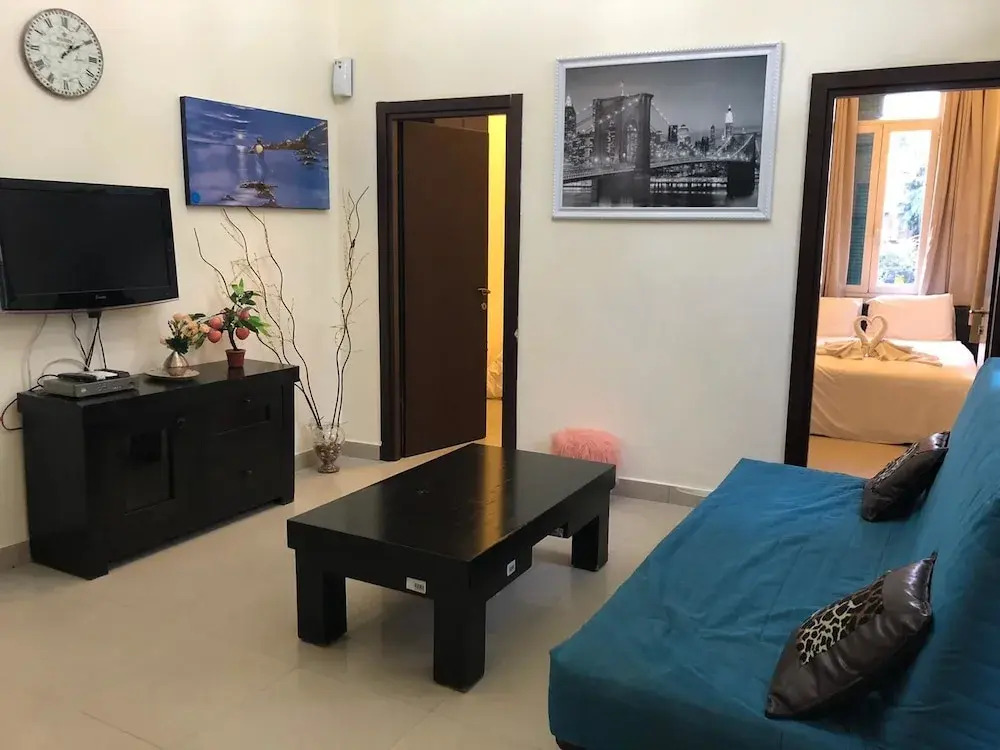 Unique TLV Bauhaus