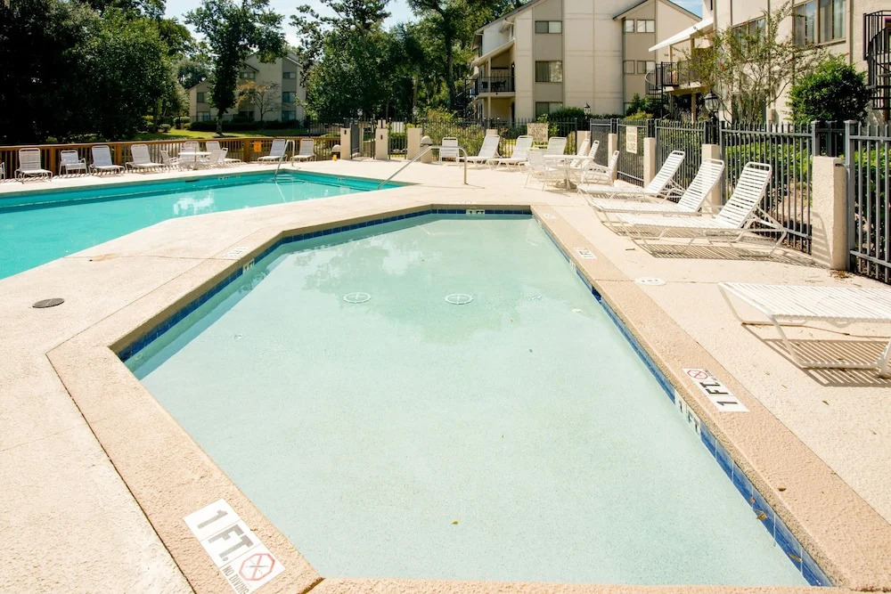 South Forest Beach 3BR w/ Pool & Tennis All-suite Bedrooms Condo
