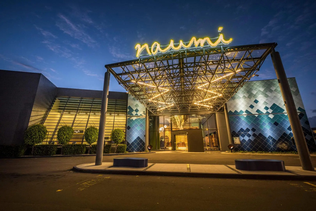Отель Naumi Auckland Airport