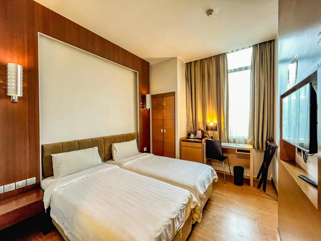 Courtyard Hotel 1Borneo