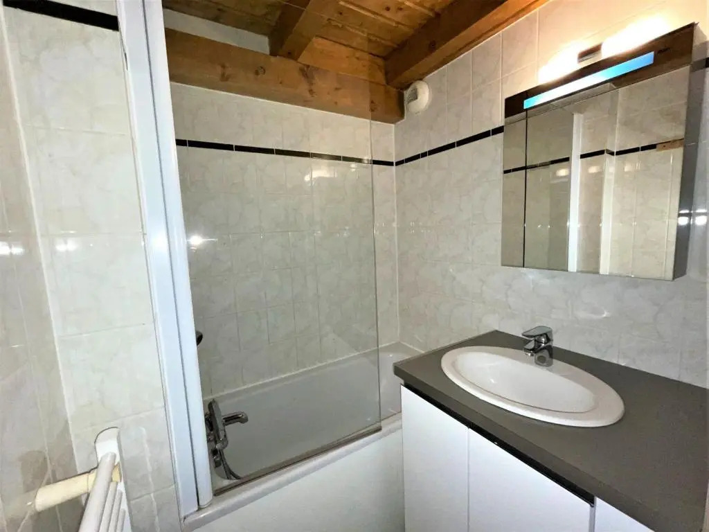 Appartement Les Menuires, 5 pièces, 8 personnes - FR-1-452-94