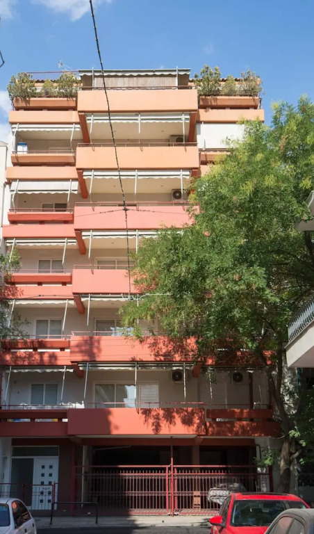 Isopoliteía apt Pnyx Hill building
