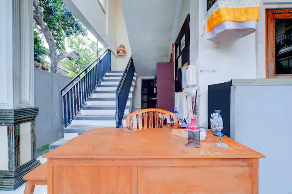 Budget Door Legian Inn