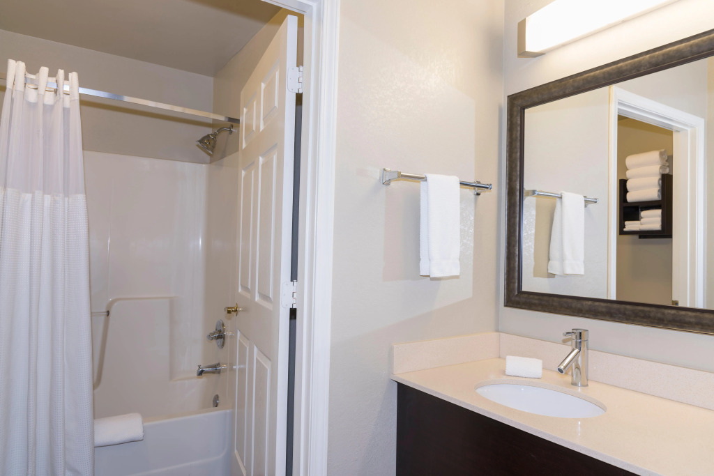 Staybridge Suites Chicago-Oakbrook Terrace by IHG
