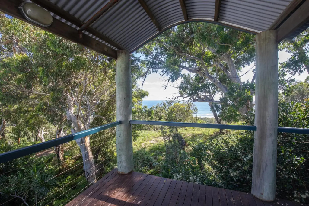Surf Gums + Sleeps 8 + Pet Friendly + Ocean Views