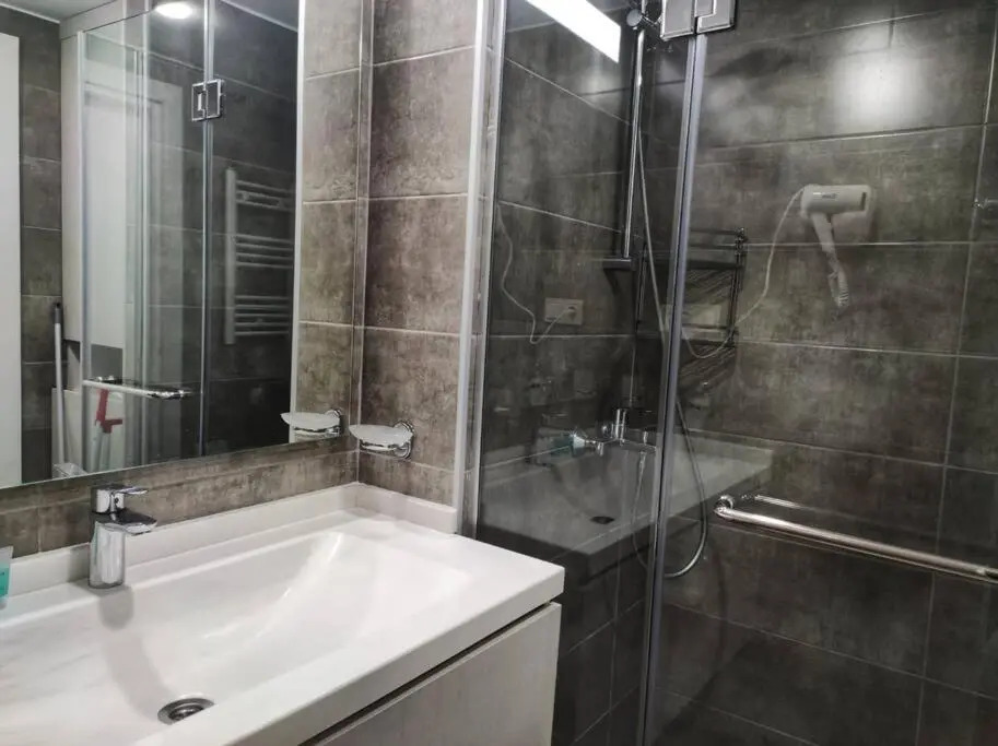 Leo Group Luxury Apartment 18-20 Alliance Palace