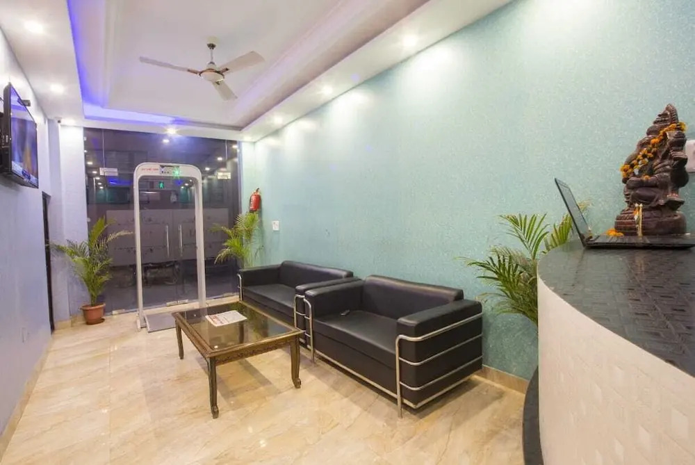 Hotel R Inn Delhi