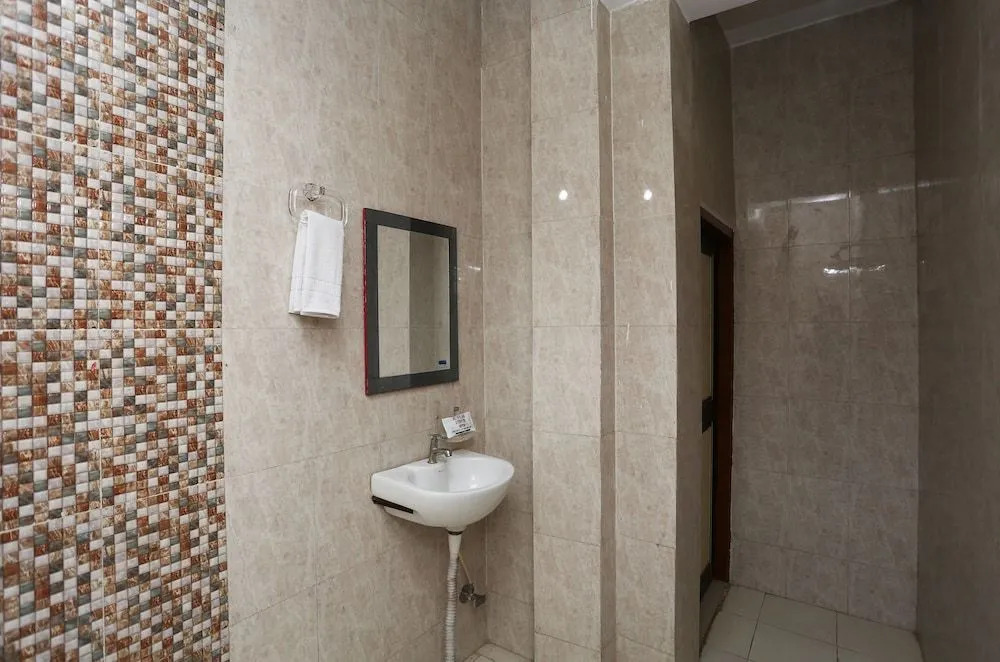 OYO 22665 Hotel Dev Shree