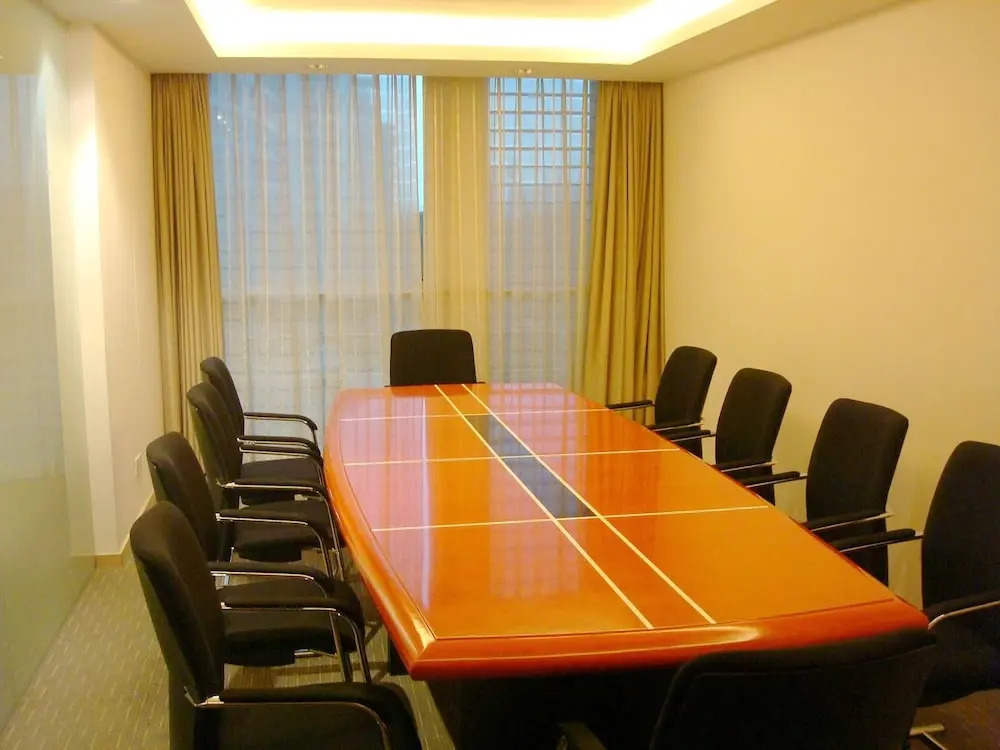 Holiday Inn Express Shanghai Meilong