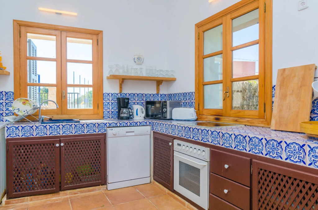 GRAN LLOMBARDS - Villa with private pool in Es Llombards (Santanyí). Free WiFi