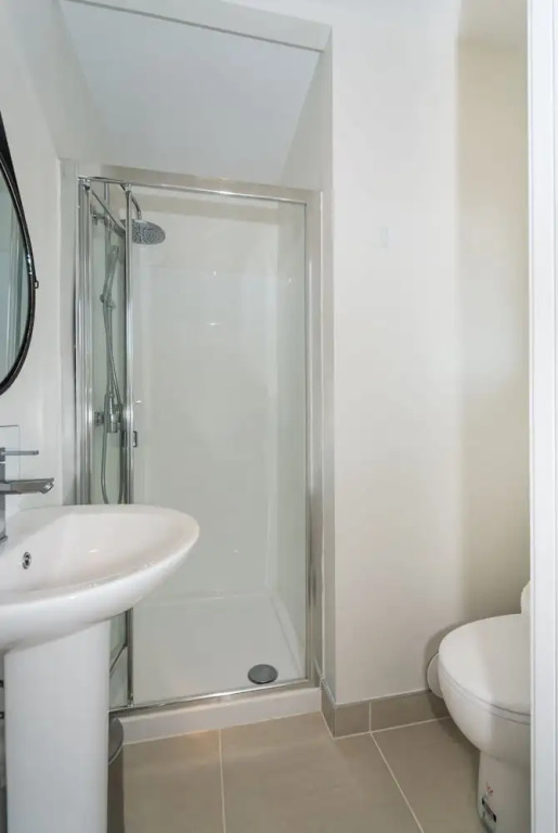 Glenfield Spacious 3 Bedrooms Unit
