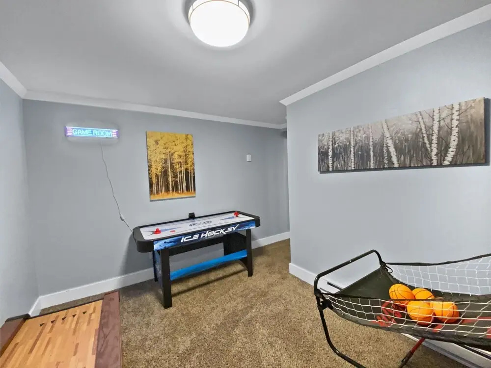 Ski Hill 3 Bedroom Home by Redawning