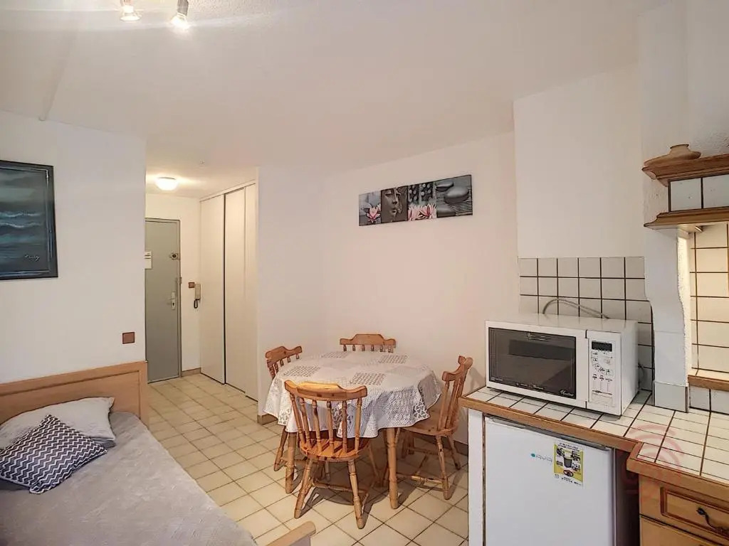 Appartement Lamalou-les-Bains, 1 pièce, 2 personnes - FR-1-451-98