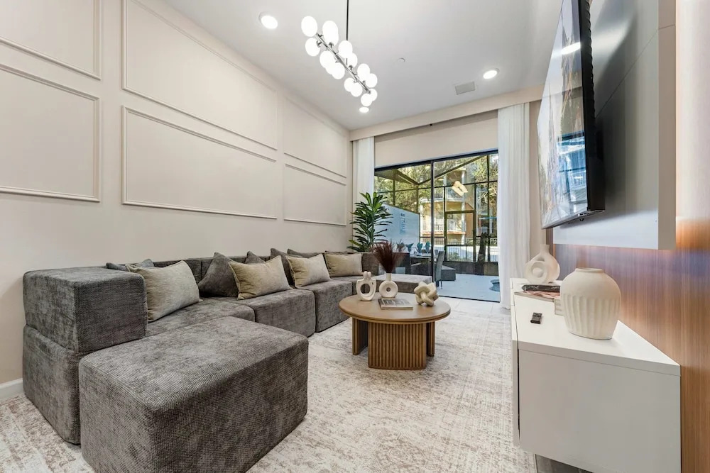 5BR 5BA Paradiso Grande - Walk to Seaworld 10507