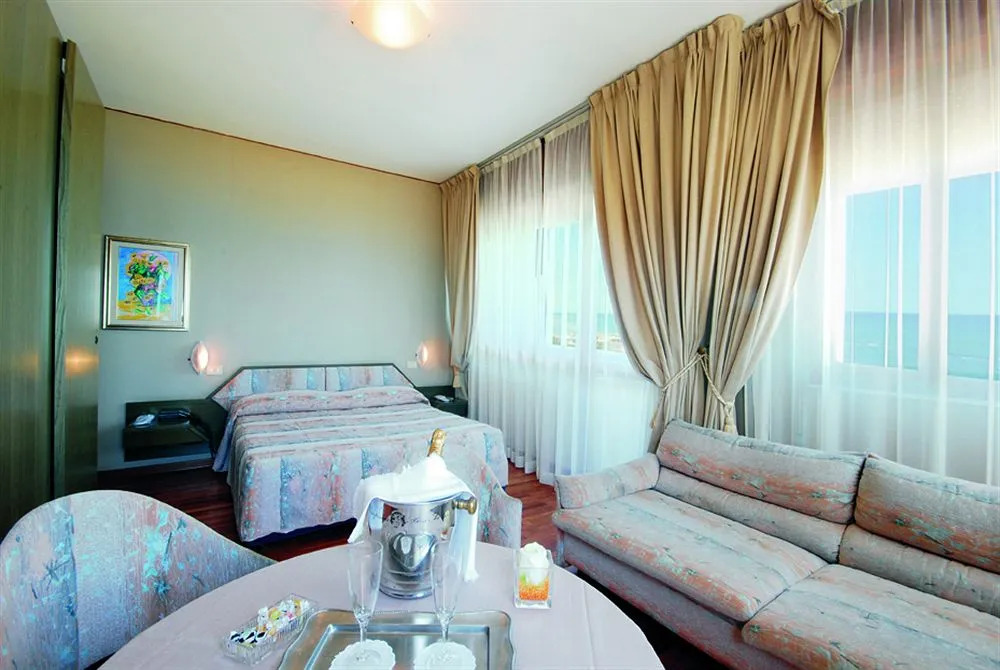 Hotel Bristol