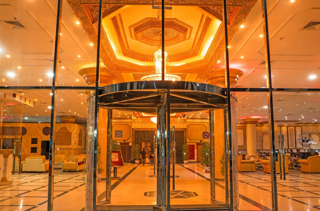 Crown Palace Hotel