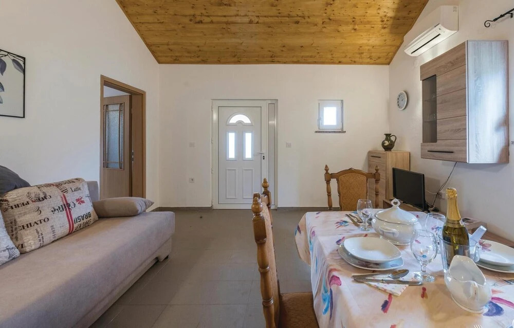 One-Bedroom Holiday Home In Hreljici