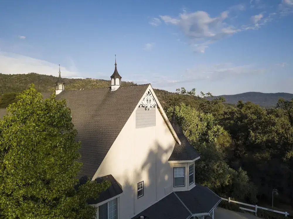 Hounds Tooth Inn