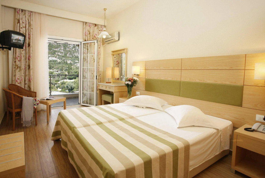 Akrotiri Beach Resort & Spa
