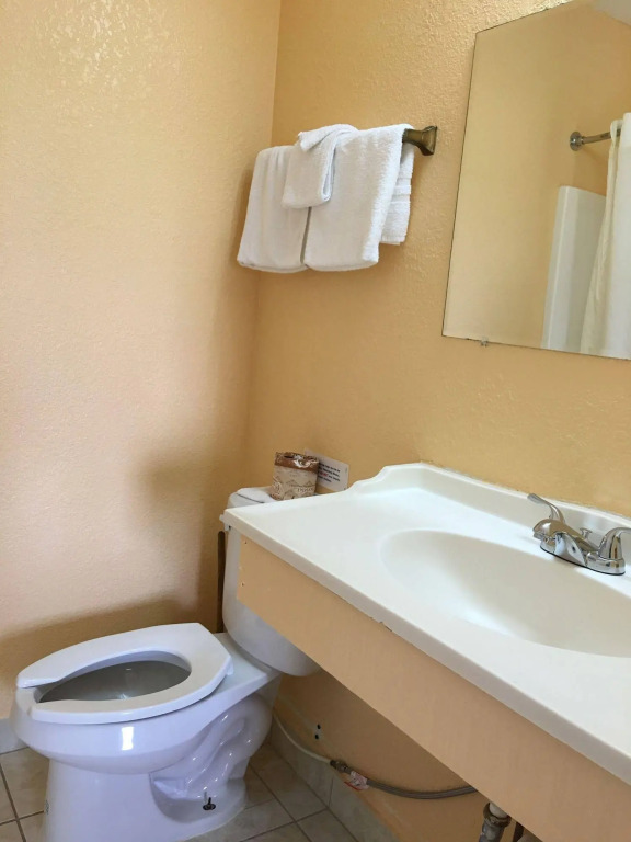 Economy Inn Beebe