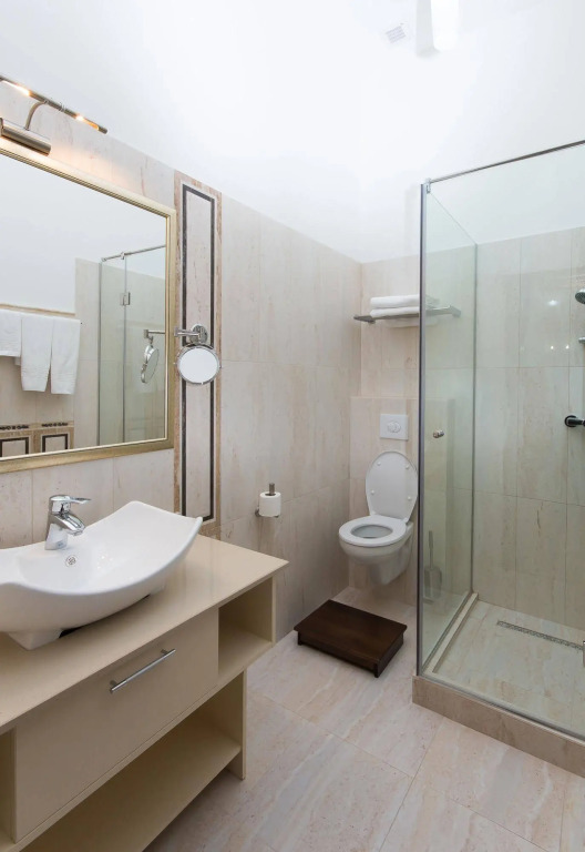 La Strada Boutique Villa
