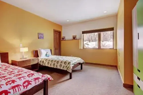 White Cloud Mountain Home