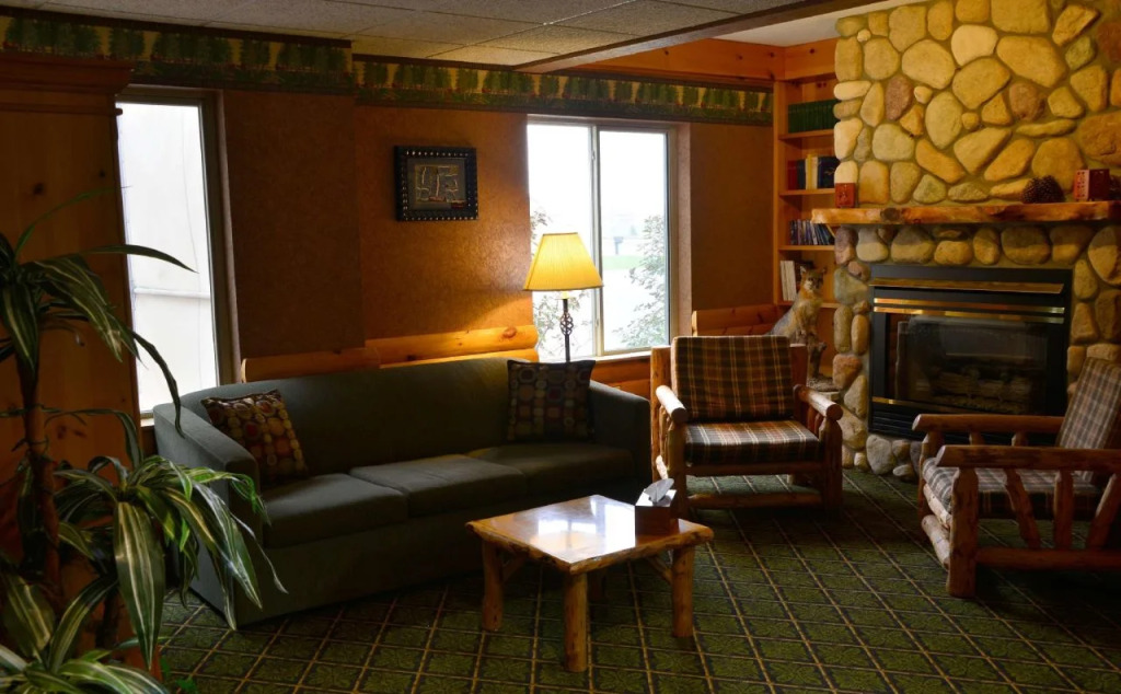 Pellston Lodge