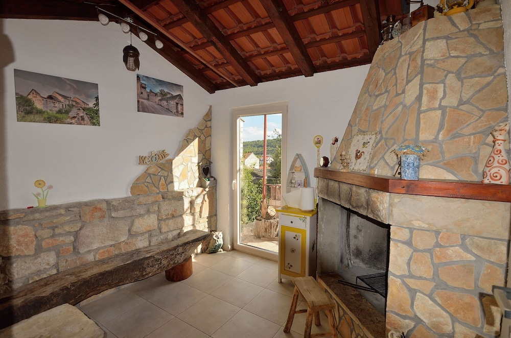 House Tihana