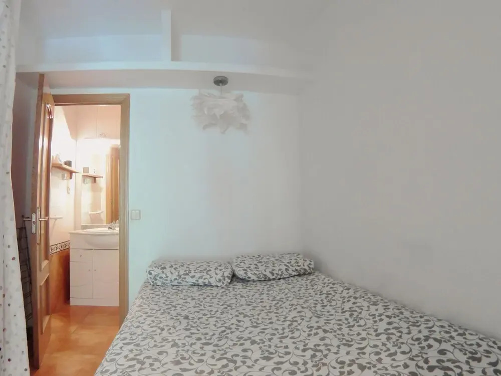 Estudio Exterior con A/C, WiFi y Vistas a Sagasta, Glorieta Bilbao SAG1C