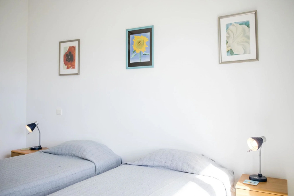 B06 - Top-Floor Marina Club 2 Bed Apartment