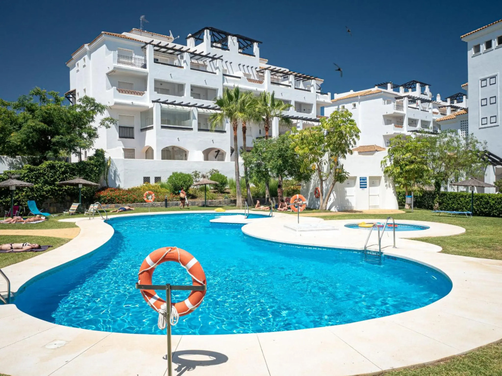 2091- Apt close from all amenities