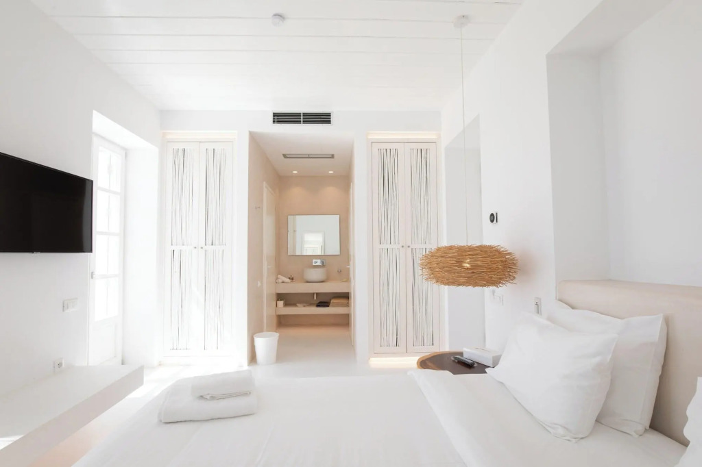 The Ammonite Resort – Adults Only