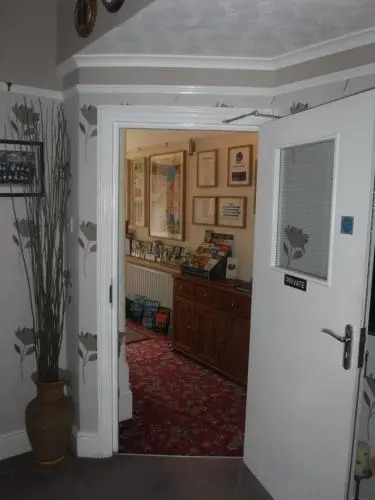 Warwick Court Hotel