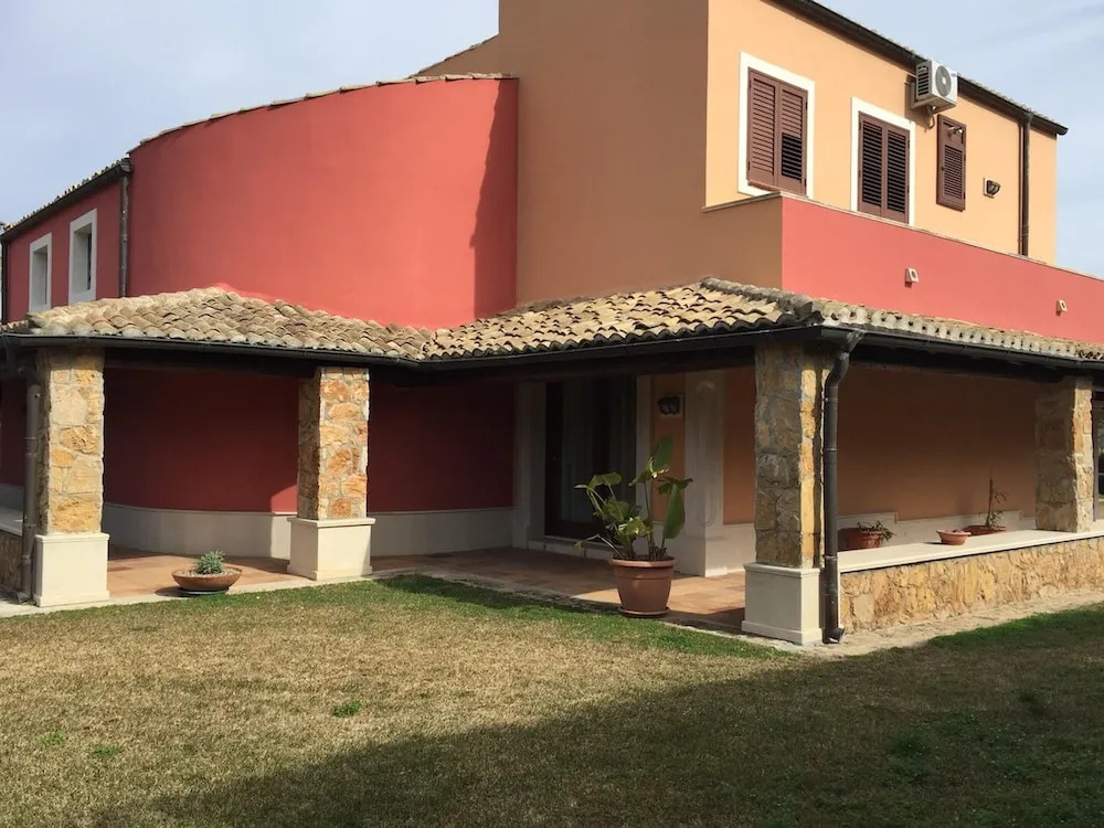 Villa With 5 Bedrooms In Noto With Wonderful Mountain View Private Pool Enclosed Garden