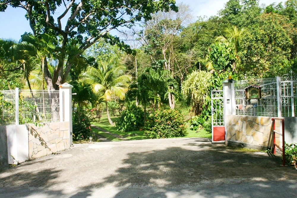 Apartment With 2 Bedrooms in Deshaies, With Private Pool, Enclosed Gar