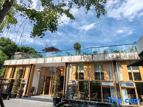 Mount Qingcheng Liuhe · Bisu Wenquan Homestay