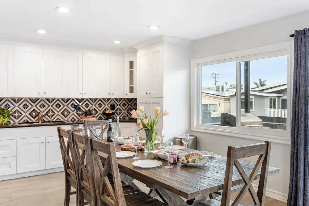 Sandy and Shelly by Avantstay Sleeps 18 Near Beach, Shops & Eateries Ocean Views + Patio